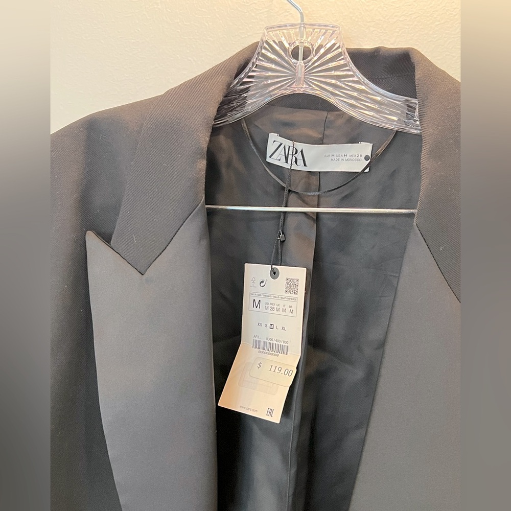 Black Cropped Blazer - Picture 4 of 4